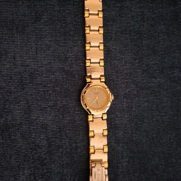 Citizen Ladies Watch - Picture 1 of 3
